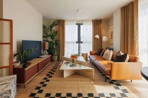 Sophisticated Studio Flat With Rooftop Access