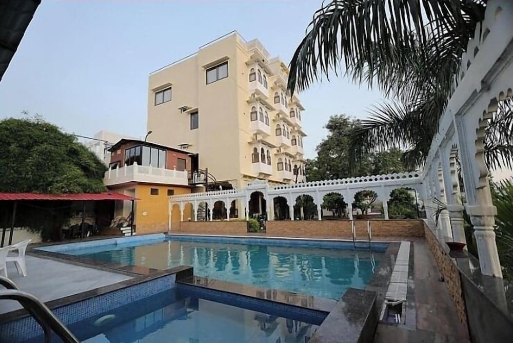 Konaklama yerinin ön cephesi