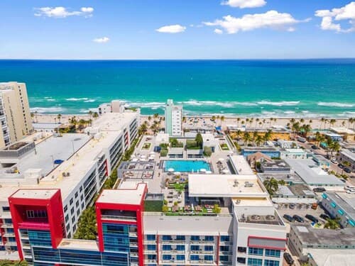 Amazing NEW Condo IN Hollywood Access DIR Beach