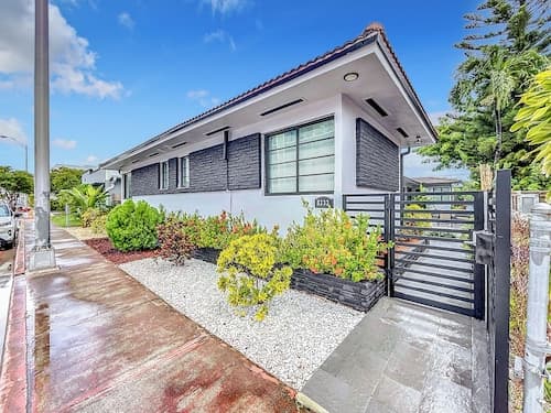 Los Patios Home Suites