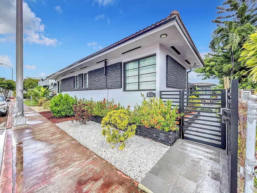 Los Patios Home Suites