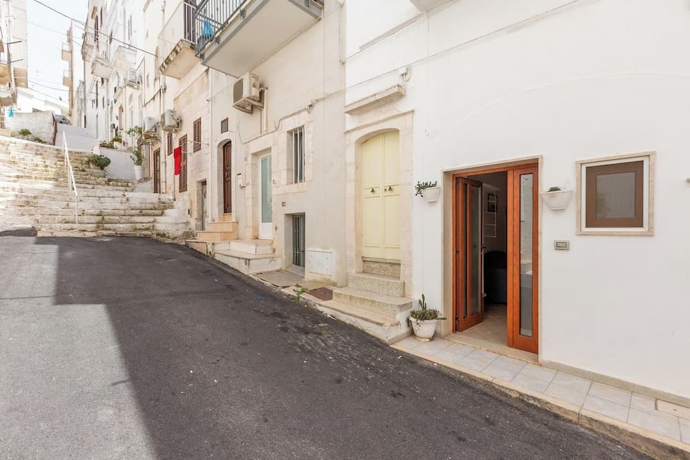 4098 Alcova Barone by Barbarhouse