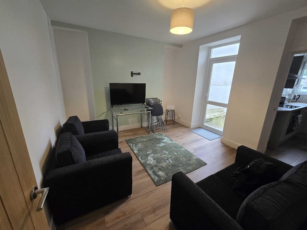 Newly Renovated 4 Bedroom House