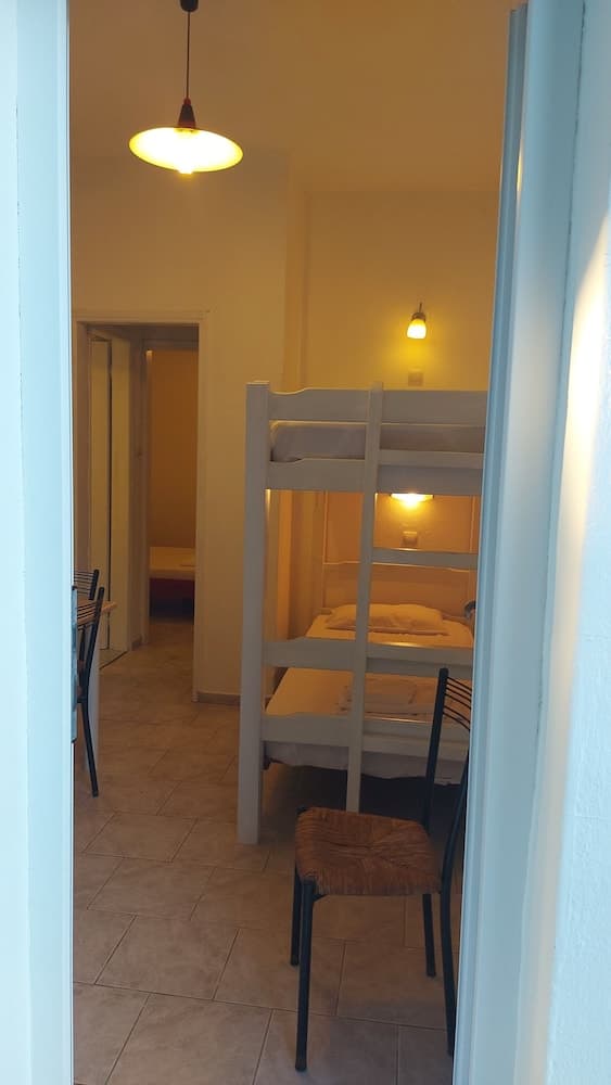 Spanos Apartments Anna's Lodge