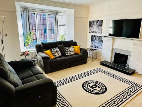 Gerrardscross - Stay4 - Parking - Petsok - Wembley