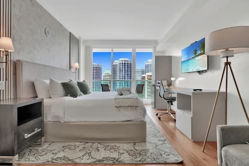 2 Bedroom City Ocean Tresure