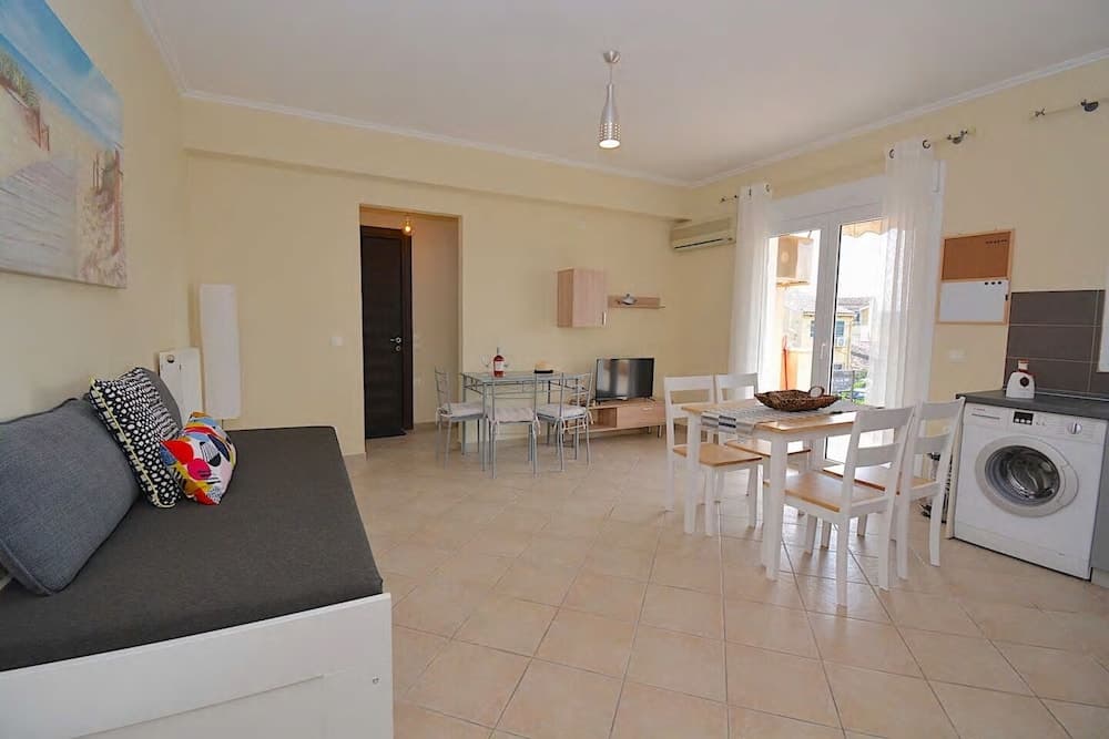 Ykies Apartment by Corfuescapes