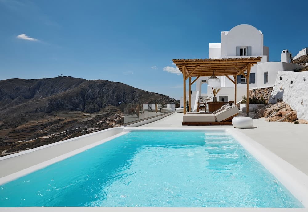 Bluewhite Suites & Villa Santorini