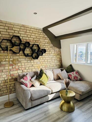 Stylish Two-story London Retreat