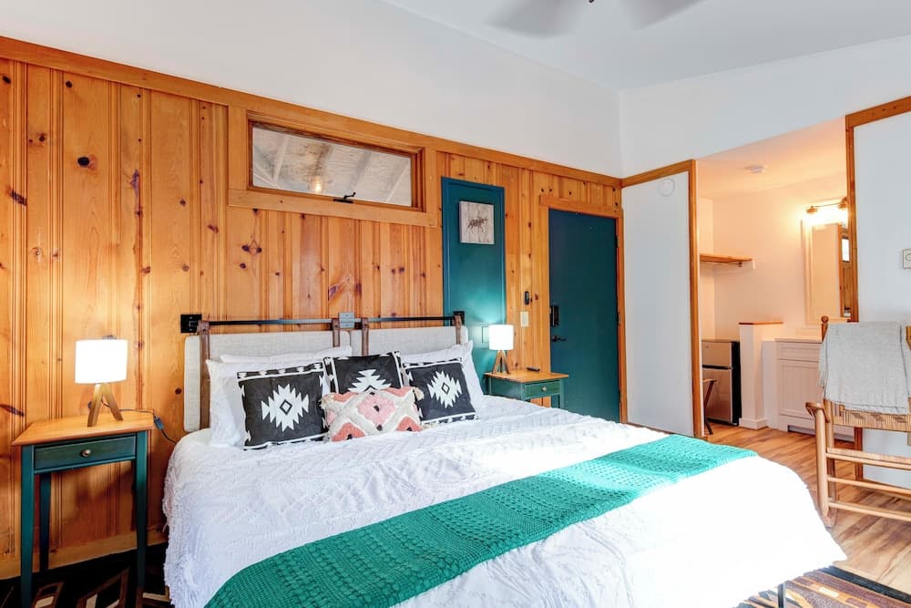 The Furry Lodge & Suites 13