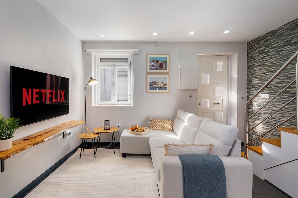 Porto City Center Comfort & Stylishly Furnished