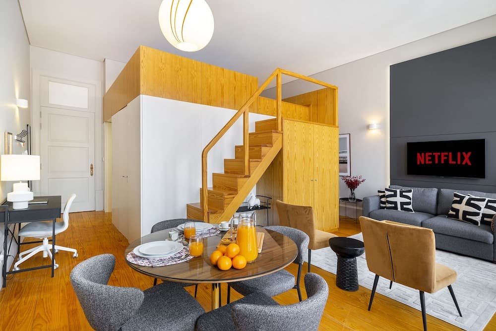 Central 1-Bed W/ Top View Perfect To Explore Porto