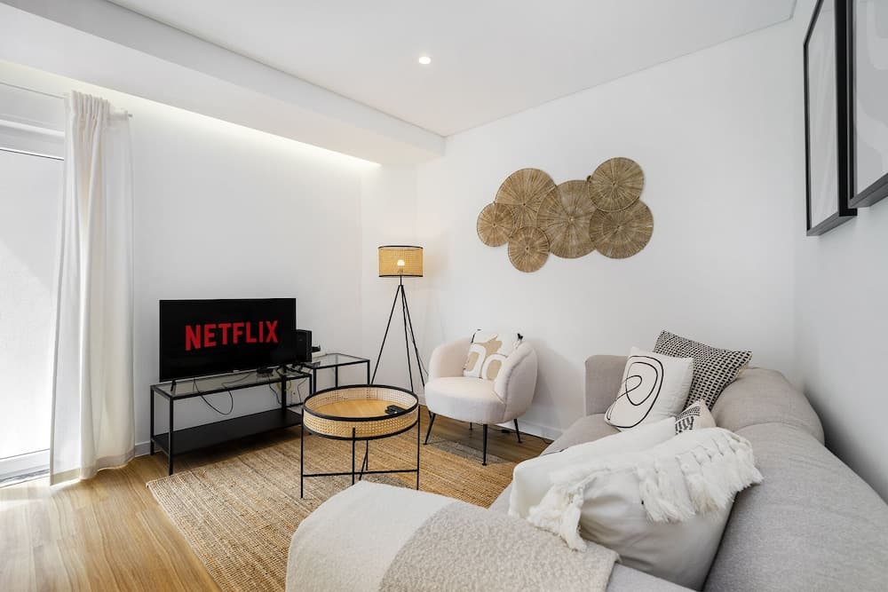 Chic & Stylish Retreat In Estoril'S Finest Location