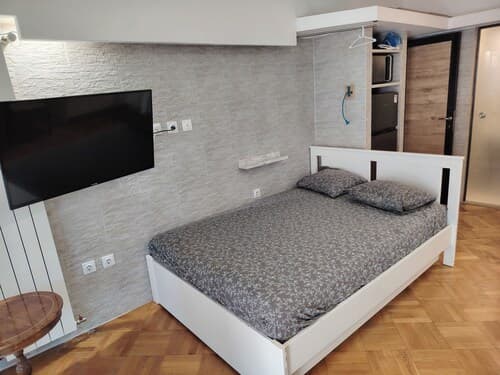 Tritos - Sleeps 11 - Balcony - Parking - Sea View
