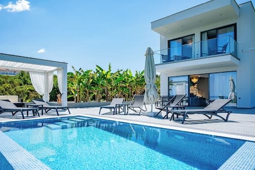 Continent Villas