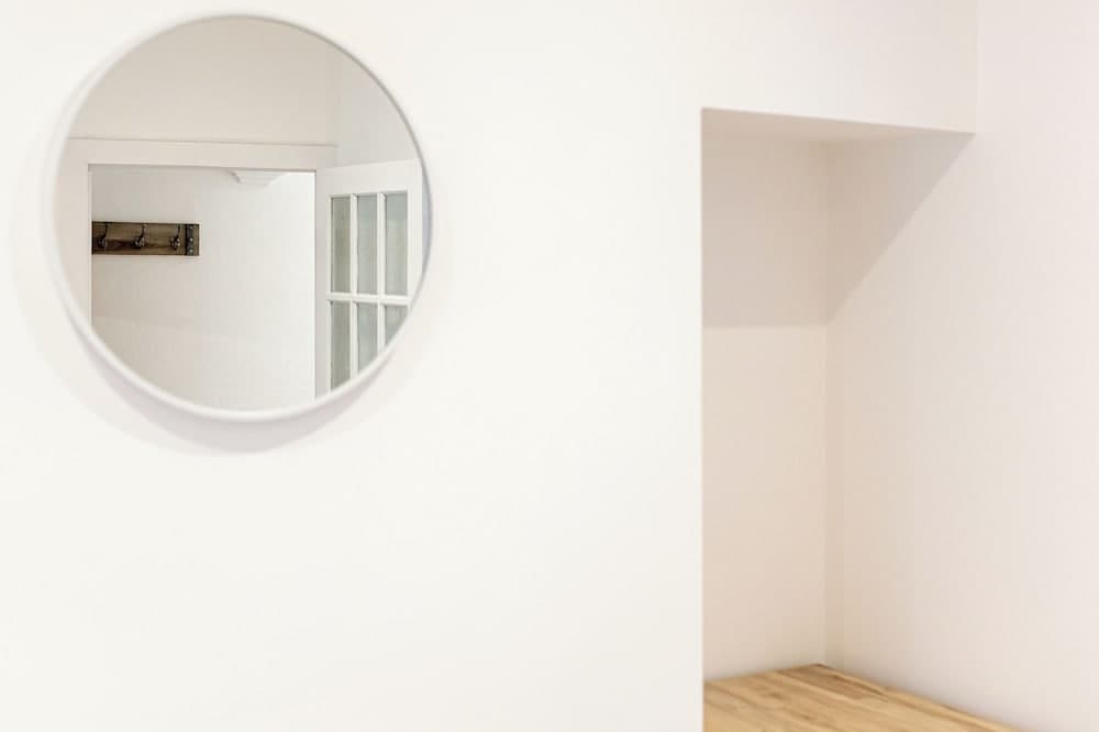 Bright & Airy 2BD - 10min walk to Centre