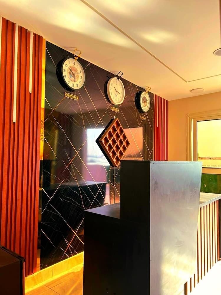 Pyramids sun temple view Inn