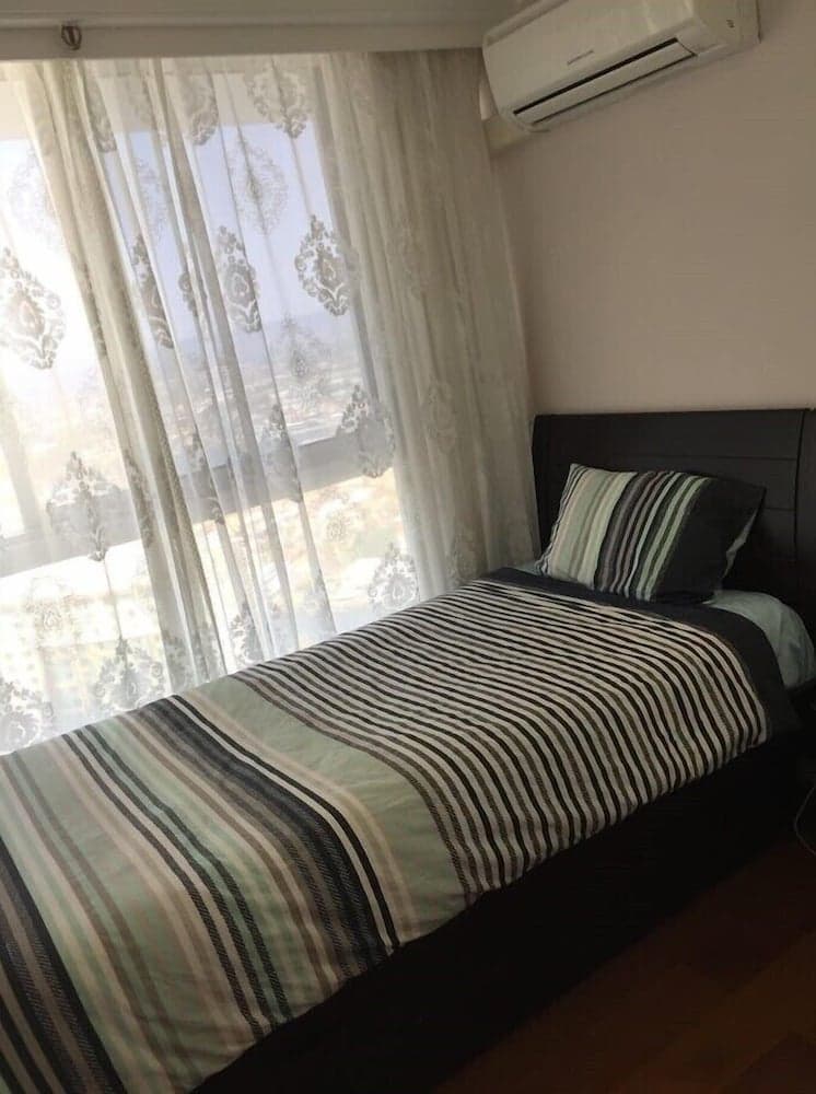 Expansive Ocean Views from Peninsula