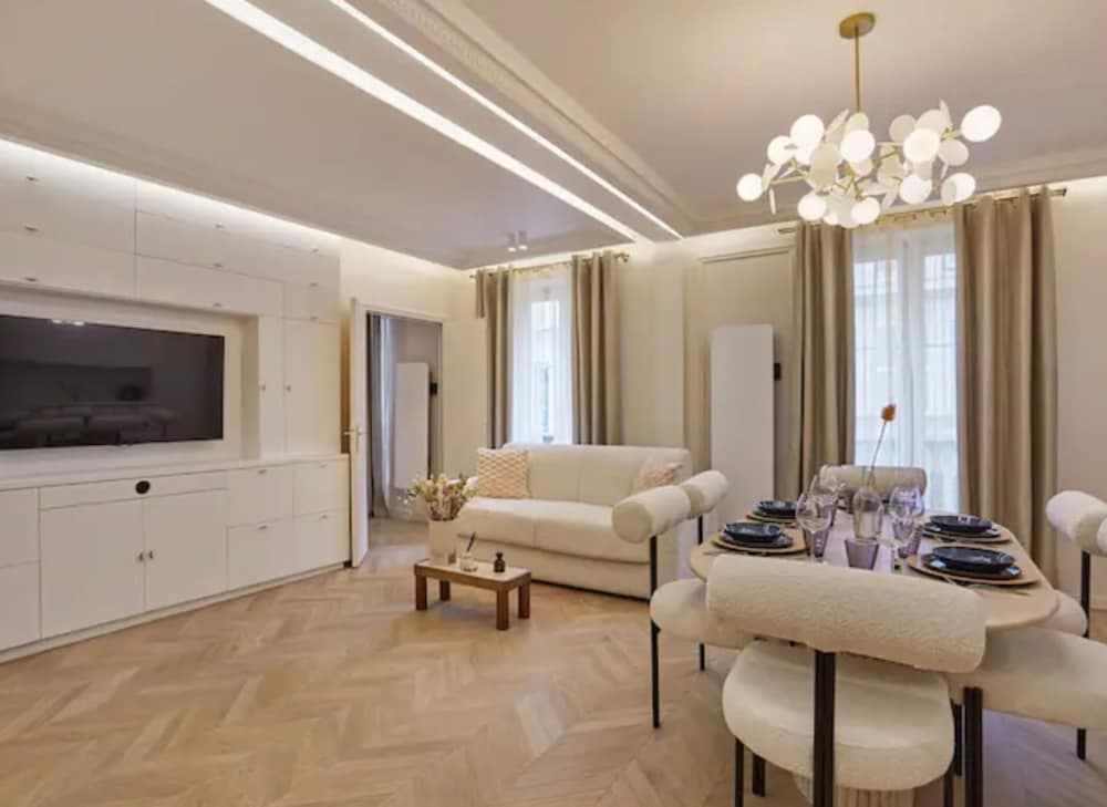 Luxurious Apartments Paris