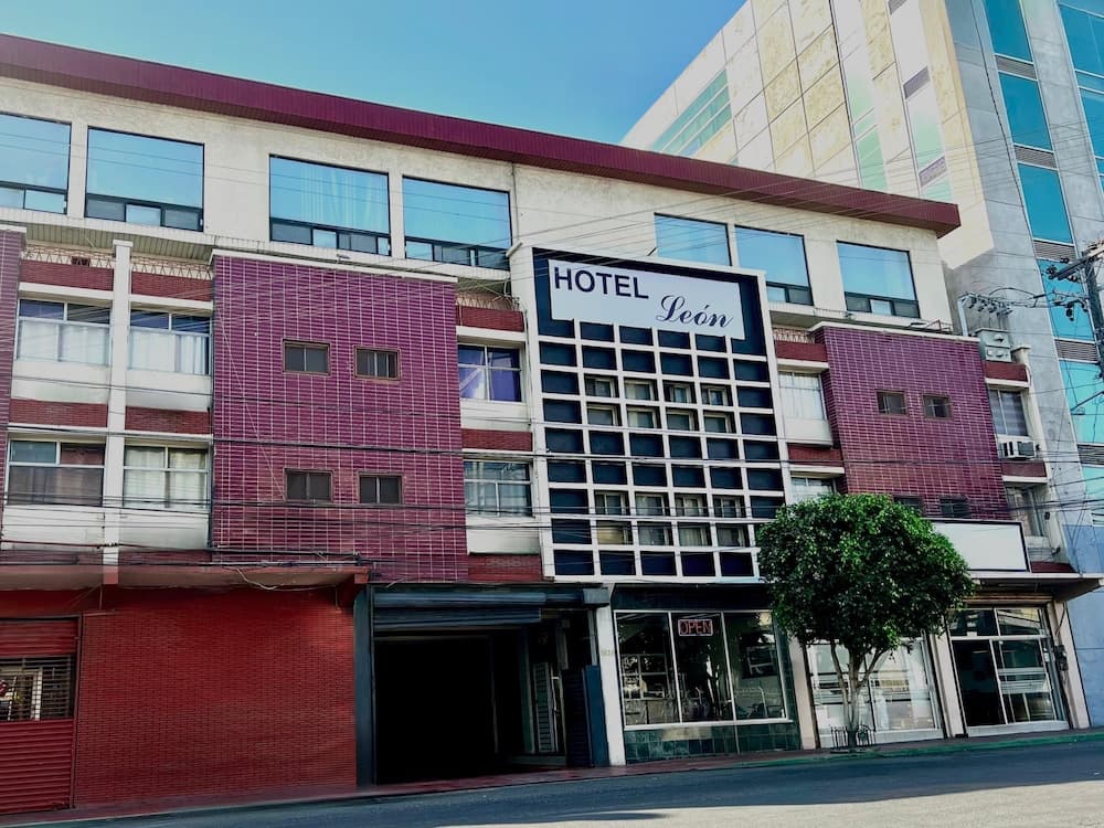 Hotel León