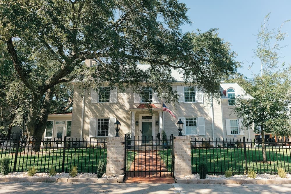 The Carriage House Inn Bed and Breakfast