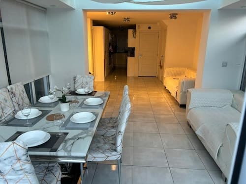 Dartford, 4 Beds, Sleeps 8, Near Bluewater and M25