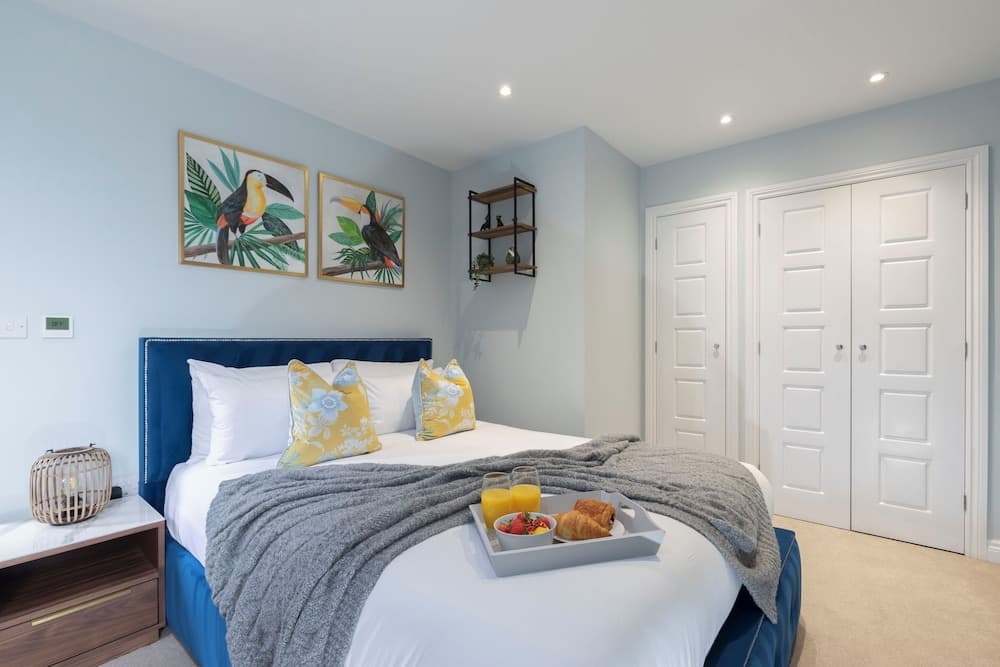 Elliot Oliver- Charming 1 Bed Apartment