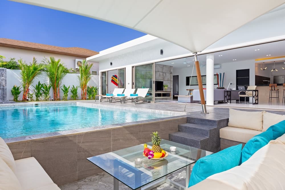 Open-space Design 4BR Pool Villa Luna