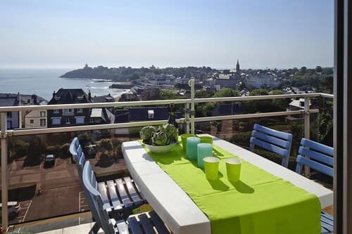 Apartment in St Quay Near Seven Beaches