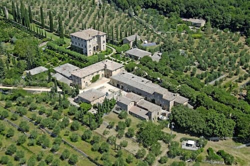 Charming House in Tuscany With Pool & Views