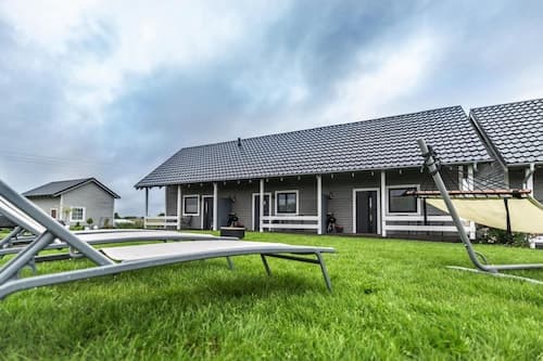 Air-conditioned Holiday Homes, Summer Pool, Sauna