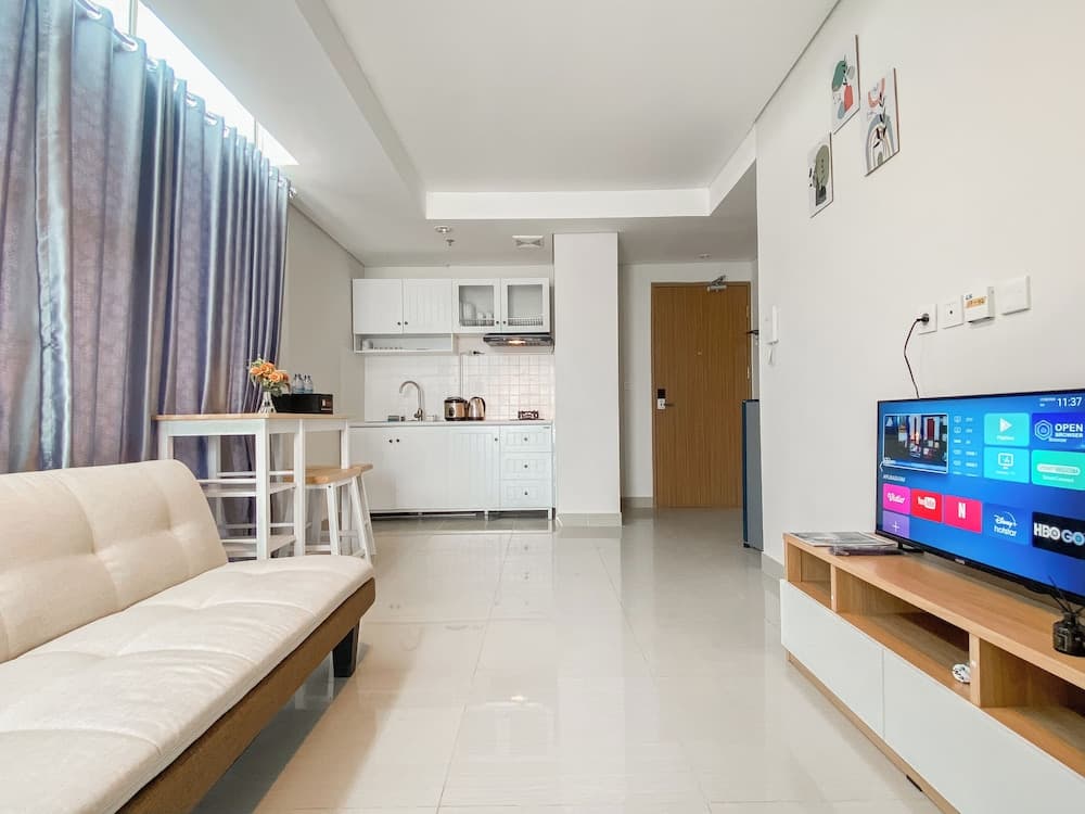 Spacious And Comfort 2Br Tamansari Iswara Apartment