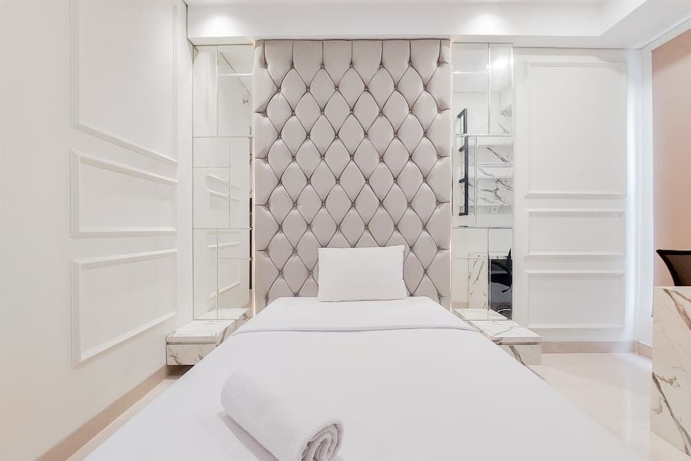 Well Furnished And Cozy Studio Transpark Bintaro Apartment By Tarvelio