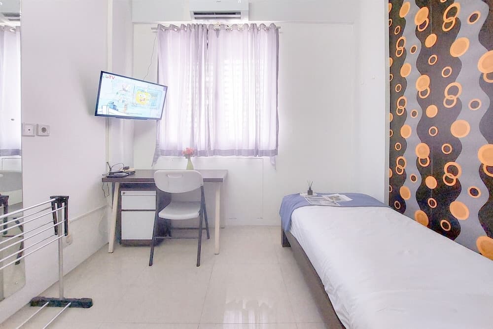 Good Deal And Cozy Studio At Kubikahomy Apartment