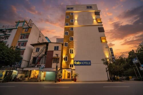 FabHotel HSR Gateway - Nr. Forum Mall