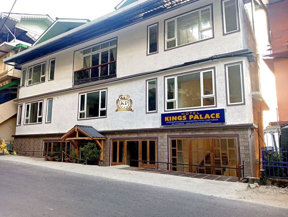 Goroomgo Kings Palace Gangtok