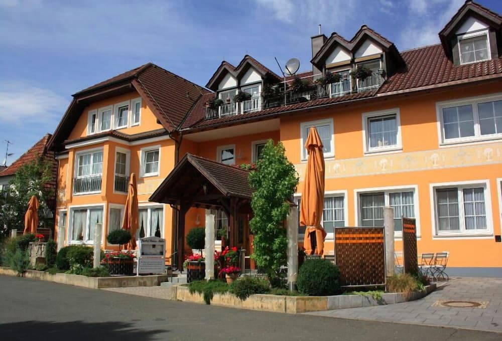G. Hotel Müller
