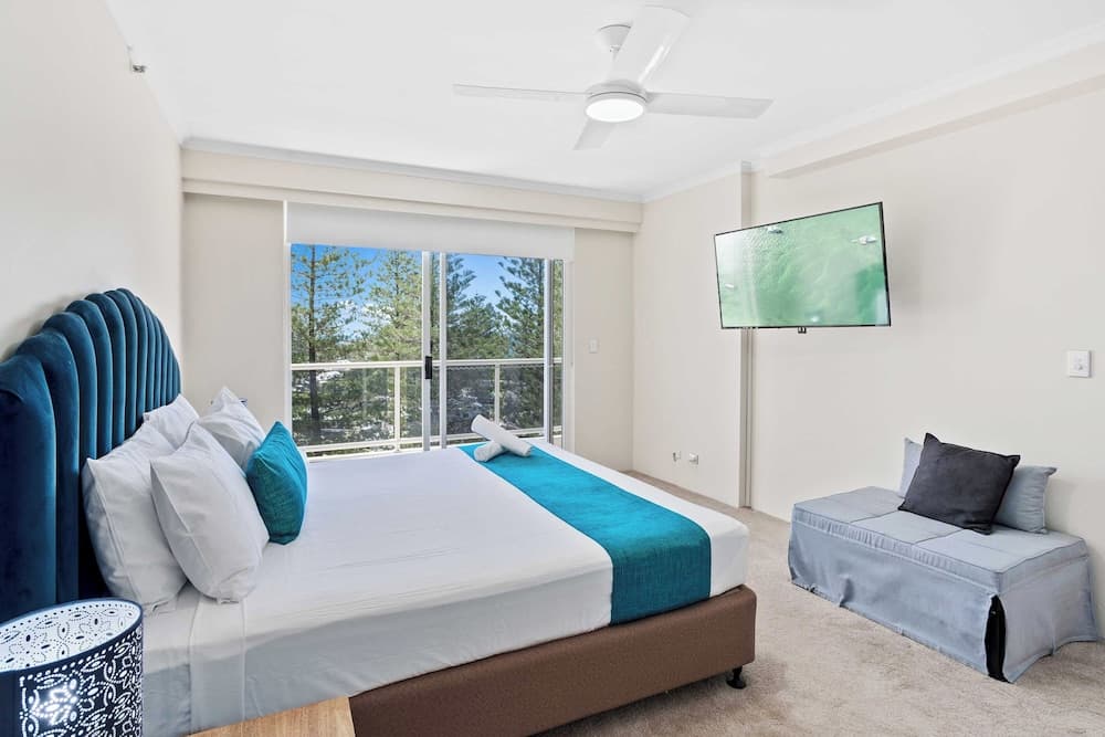 Oscar on Main - Heart of Main Beach