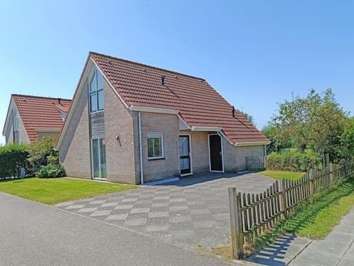 Bungalow Near Breskens Beach and Lighthouse