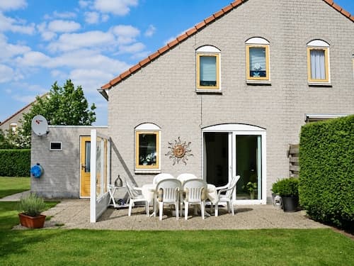 Bungalow in Breskens Near the Beach