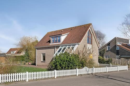 Bungalow in Breskens Near Lighthouse & Beach