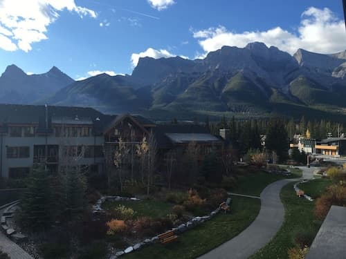 Rundle Cliffs Lodge by Canmore Premier
