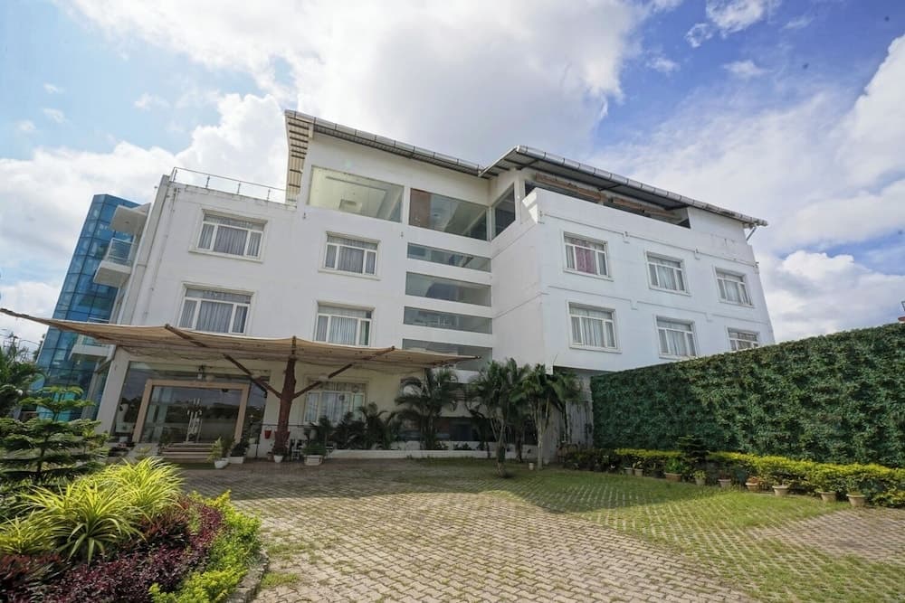 Hotel Blue Waves Private Limited