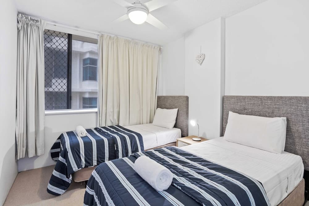 Iconic Burleigh Beachfront Apartment