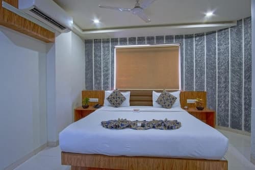 Hotel Limra Surat