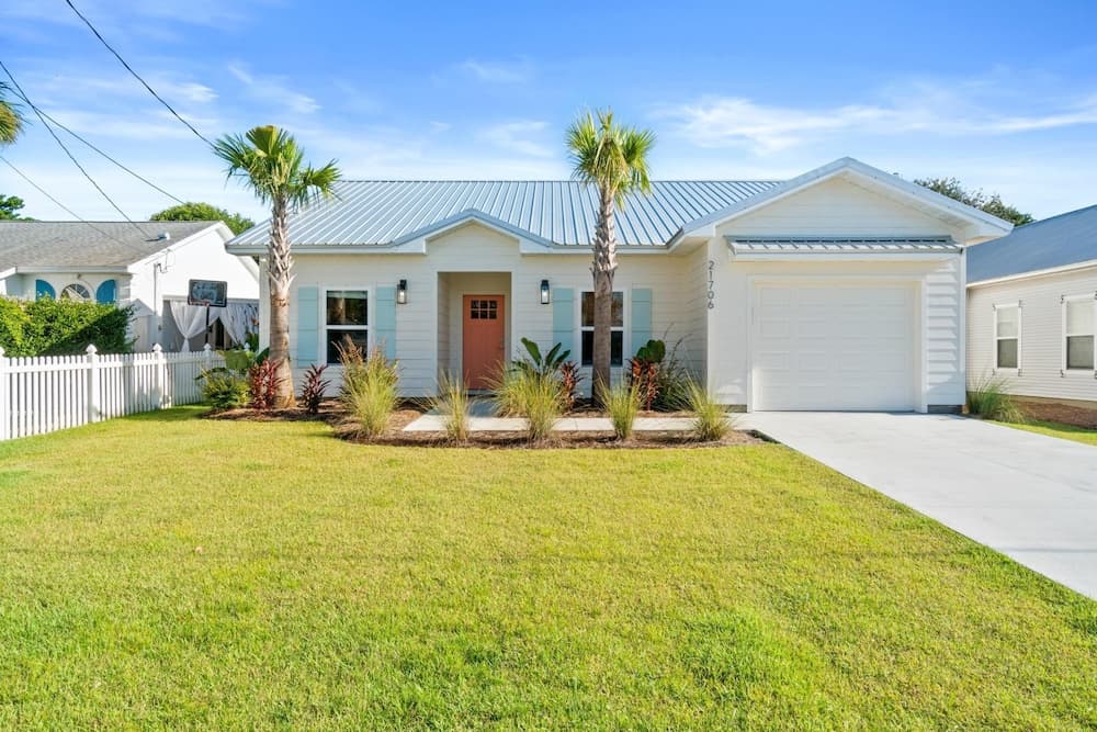 Beach House - Palm Paradise by PHG