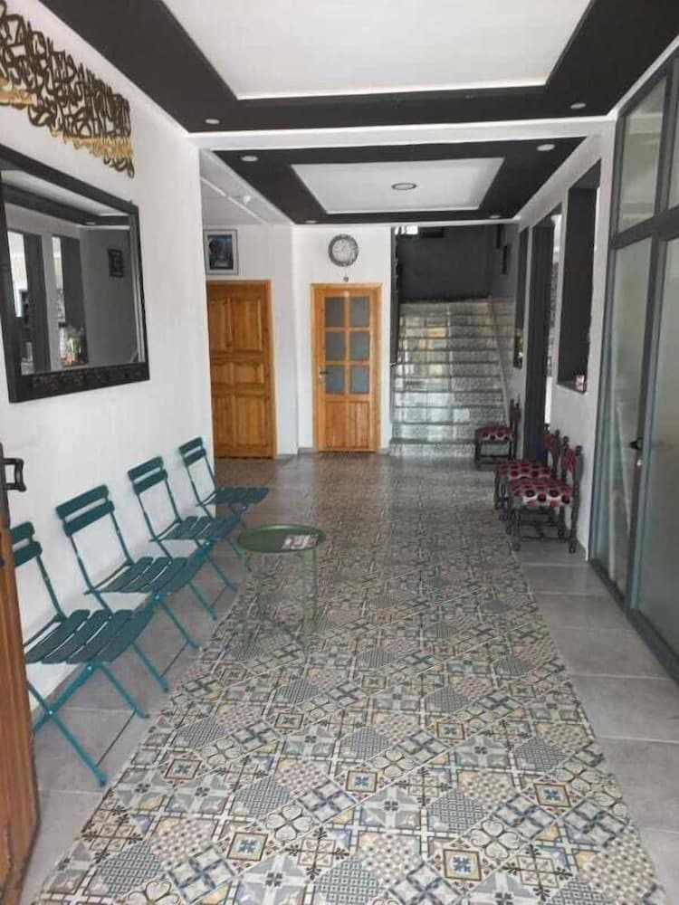 BANANERAIE HOUSE