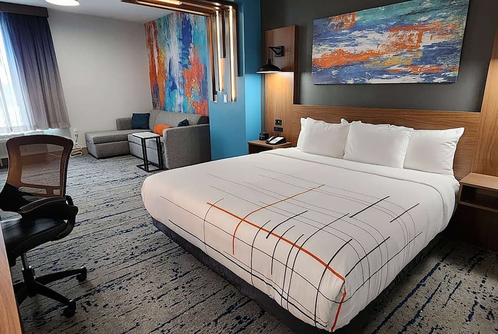 La Quinta Inn & Suites By Wyndham Austin South