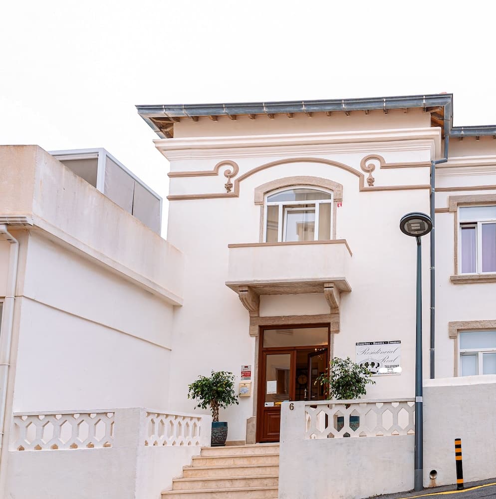 Guest House Residencial REAL