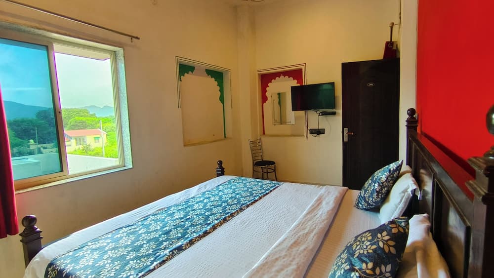 Hotel mountain palace Udaipur